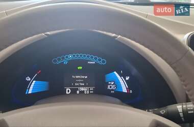 Хетчбек Nissan Leaf 2012 в  фото 2 Хетчбек Nissan Leaf 2012 в