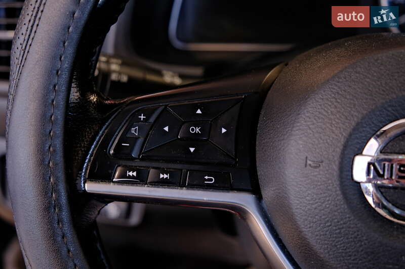 Хэтчбек Nissan Leaf 2022 в Одессе