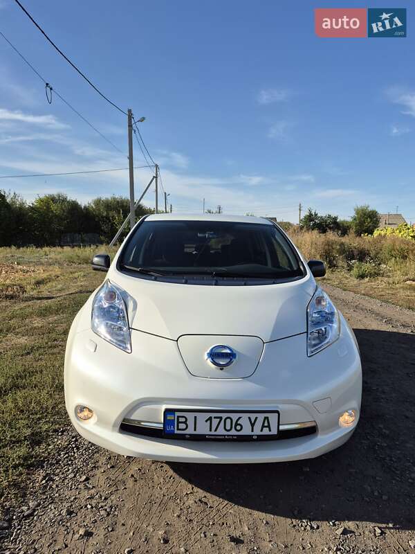 Хэтчбек Nissan Leaf 2017 в Полтаве
