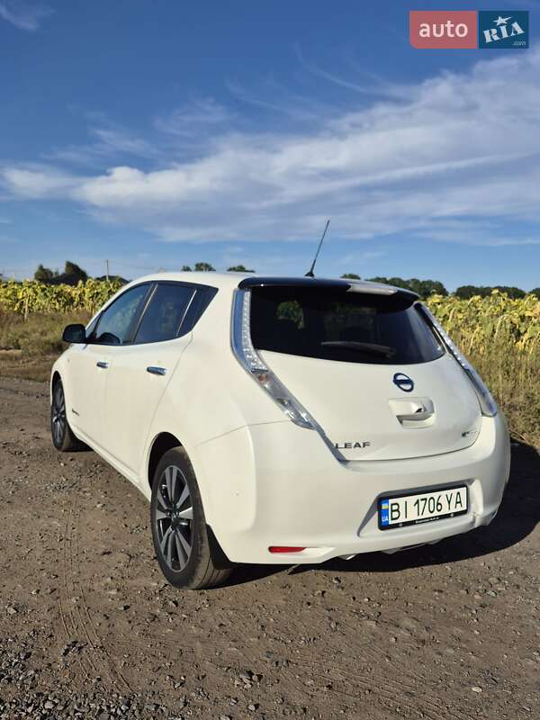 Хэтчбек Nissan Leaf 2017 в Полтаве