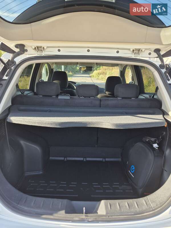 Хэтчбек Nissan Leaf 2017 в Полтаве