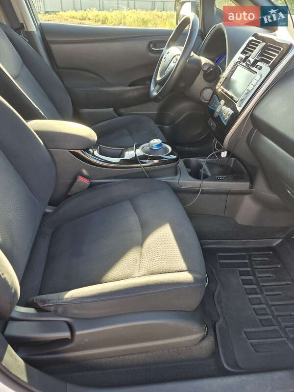 Хэтчбек Nissan Leaf 2017 в Полтаве