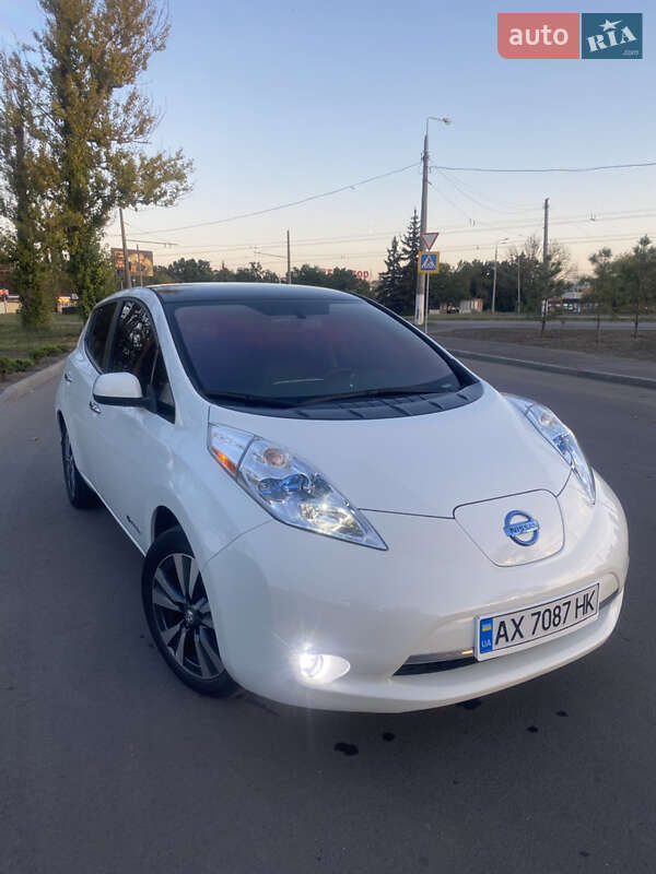 Хэтчбек Nissan Leaf 2015 в Харькове