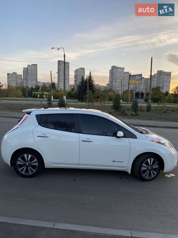Хэтчбек Nissan Leaf 2015 в Харькове
