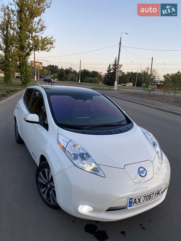 Хэтчбек Nissan Leaf 2015 в Харькове