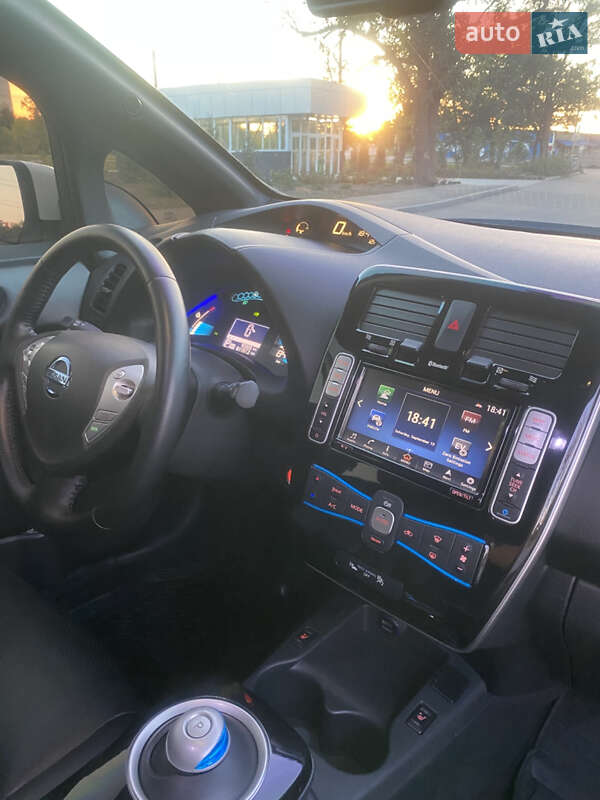Хэтчбек Nissan Leaf 2015 в Харькове