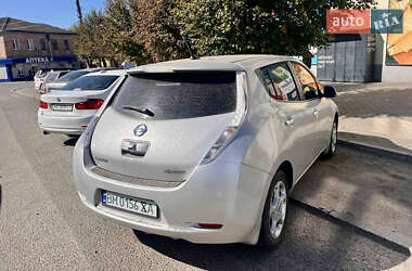 Хэтчбек Nissan Leaf 2011 в 