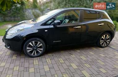 Хэтчбек Nissan Leaf 2016 в Львове