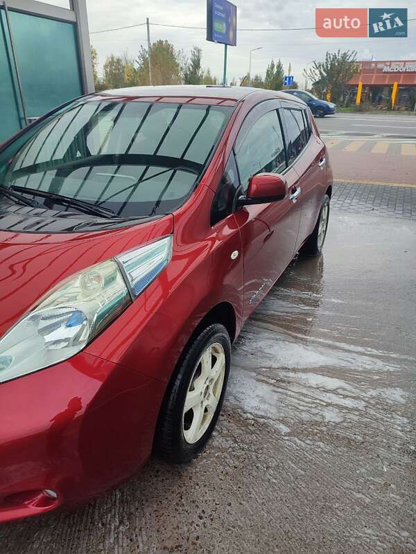 Хетчбек Nissan Leaf 2014 в Києві