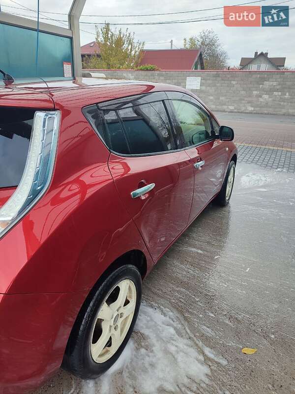 Хетчбек Nissan Leaf 2014 в Києві