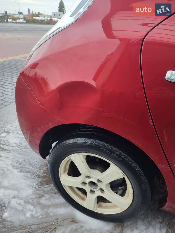 Хетчбек Nissan Leaf 2014 в Києві
