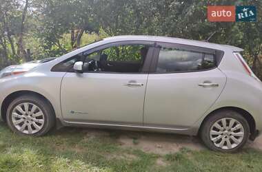 Хэтчбек Nissan Leaf 2014 в 