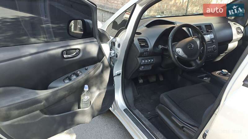 Хетчбек Nissan Leaf 2013 в Ніжині