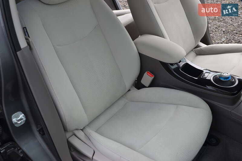 Хэтчбек Nissan Leaf 2016 в Луцке