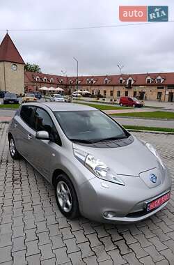 Хэтчбек Nissan Leaf 2014 в 
