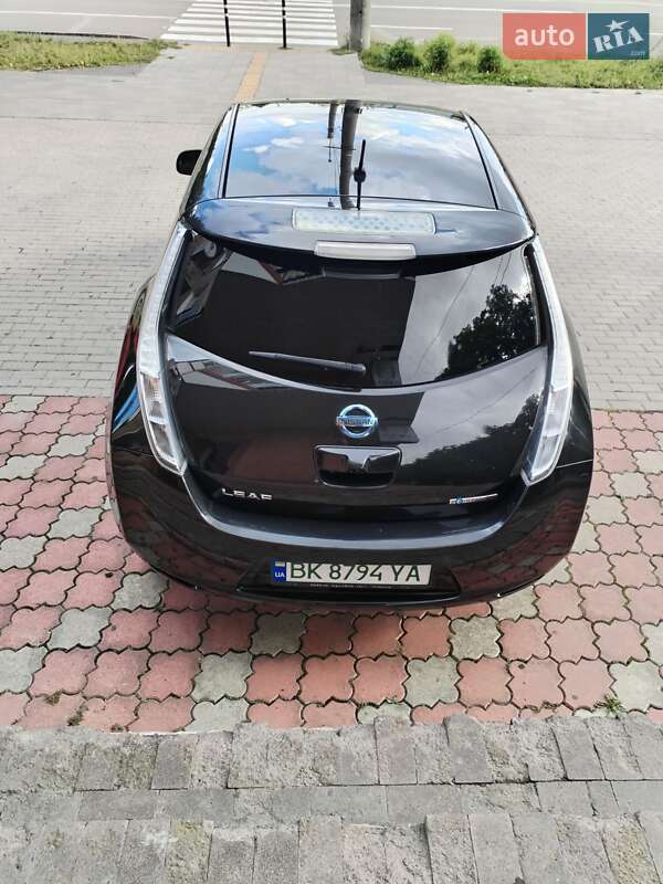 Хэтчбек Nissan Leaf 2015 в Ровно