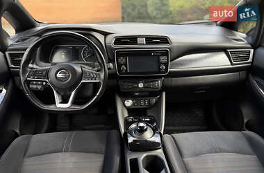 Хэтчбек Nissan Leaf 2018 в 