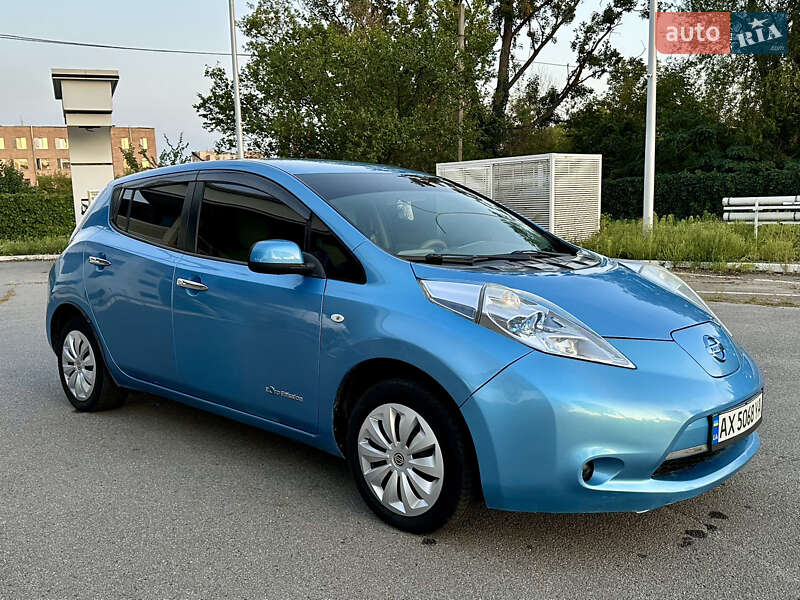 Хэтчбек Nissan Leaf 2012 в Харькове фото Хэтчбек Nissan Leaf 2012 в Харькове