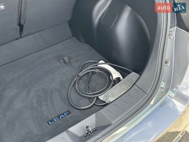 Хетчбек Nissan Leaf 2024 в Києві