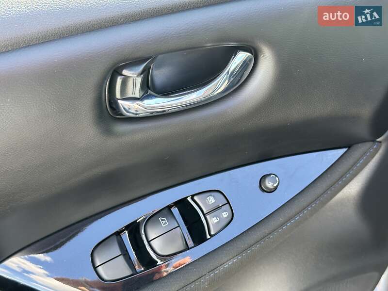 Хетчбек Nissan Leaf 2024 в Києві