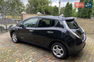 Хэтчбек Nissan Leaf 2014 в 