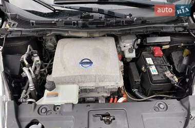 Хэтчбек Nissan Leaf 2014 в 