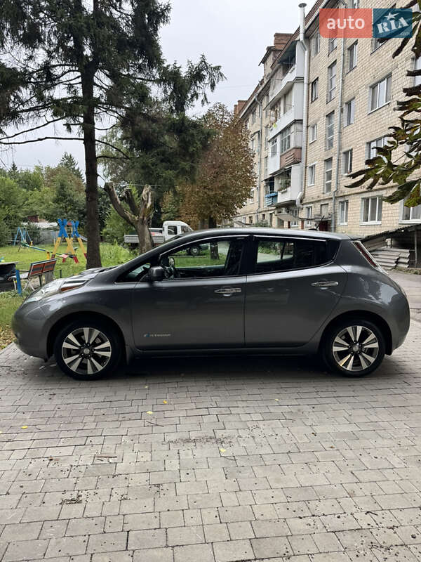 Хетчбек Nissan Leaf 2015 в Чернівцях фото 3 Хетчбек Nissan Leaf 2015 в Чернівцях