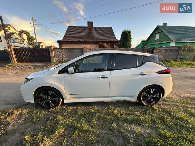 Хэтчбек Nissan Leaf 2020 в Ровно