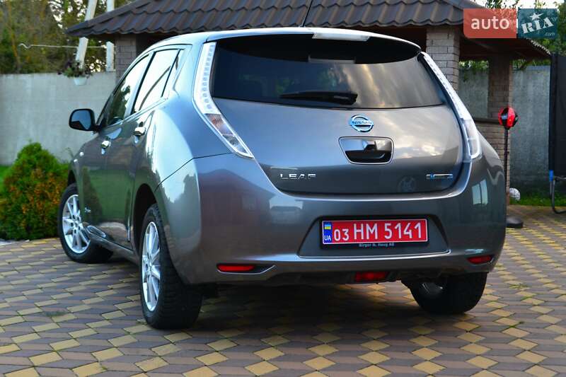 Хэтчбек Nissan Leaf 2015 в Сарнах