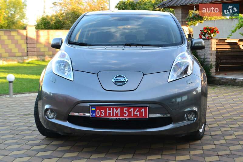 Хэтчбек Nissan Leaf 2015 в Сарнах