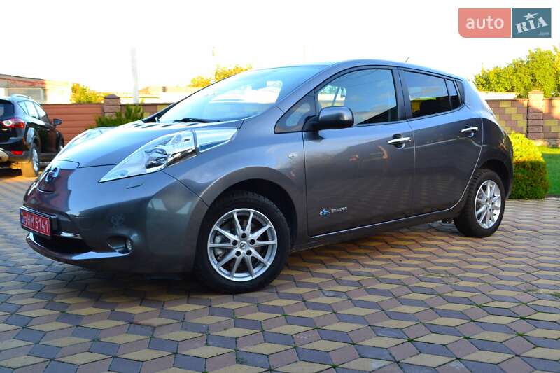 Хэтчбек Nissan Leaf 2015 в Сарнах