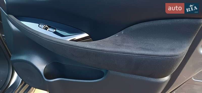 Хэтчбек Nissan Leaf 2015 в Сарнах