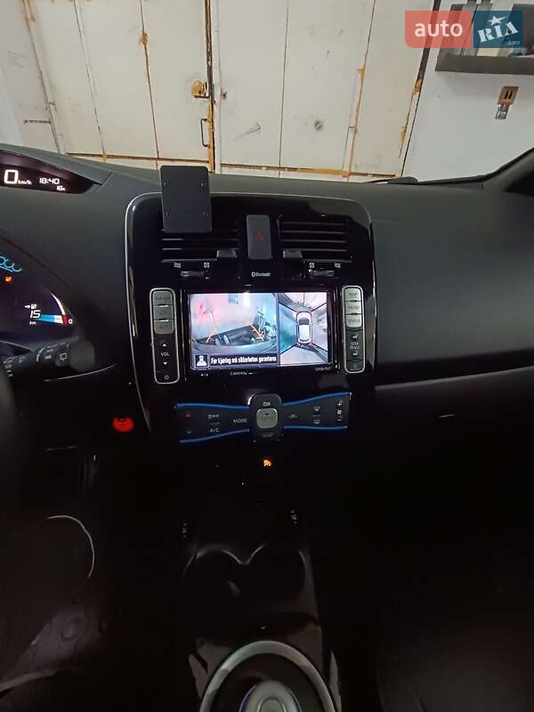 Хэтчбек Nissan Leaf 2015 в Ровно