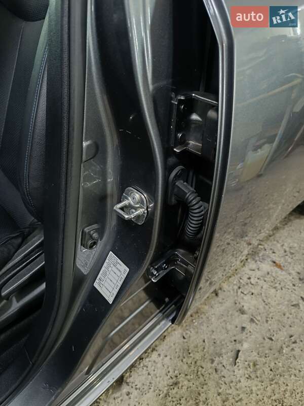 Хэтчбек Nissan Leaf 2015 в Ровно