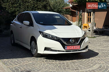 Хэтчбек Nissan Leaf 2021 в 