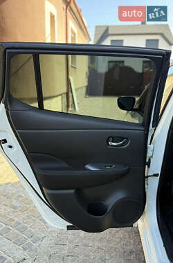 Хэтчбек Nissan Leaf 2021 в 