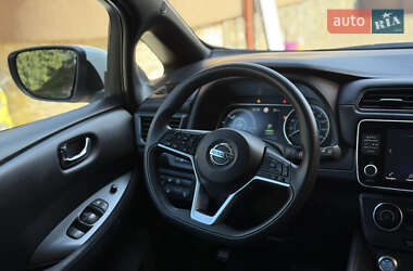 Хэтчбек Nissan Leaf 2021 в 