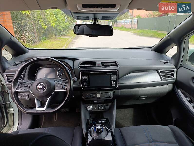 Хэтчбек Nissan Leaf 2018 в Звягеле