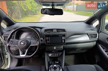 Хэтчбек Nissan Leaf 2018 в 