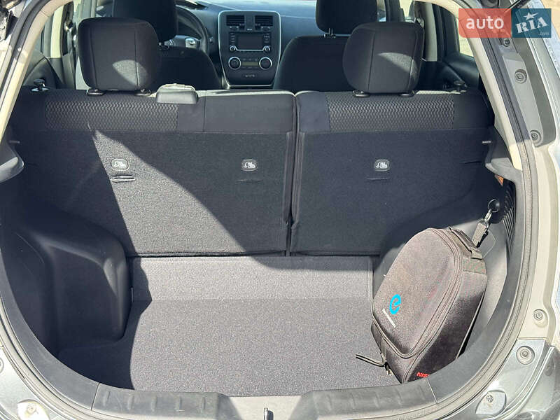 Хетчбек Nissan Leaf 2016 в Запоріжжі фото 16 Хетчбек Nissan Leaf 2016 в Запоріжжі