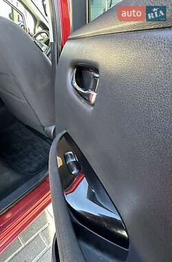 Хэтчбек Nissan Leaf 2013 в Кропивницком