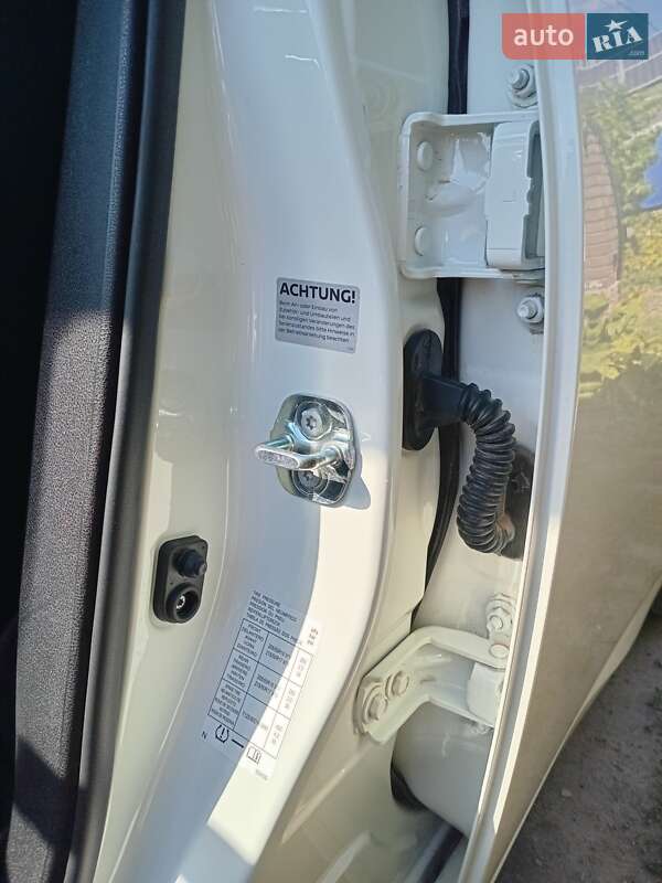 Хэтчбек Nissan Leaf 2022 в Умани фото 15 Хэтчбек Nissan Leaf 2022 в Умани