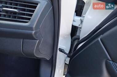 Хэтчбек Nissan Leaf 2022 в 