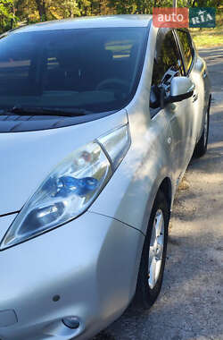 Хэтчбек Nissan Leaf 2011 в Запорожье