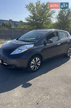 Хэтчбек Nissan Leaf 2016 в Запорожье
