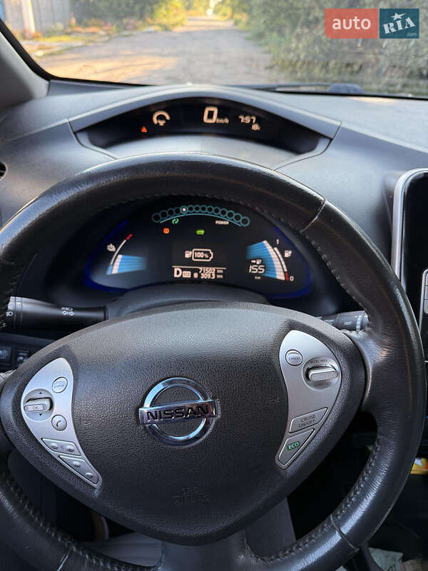 Хэтчбек Nissan Leaf 2016 в Запорожье
