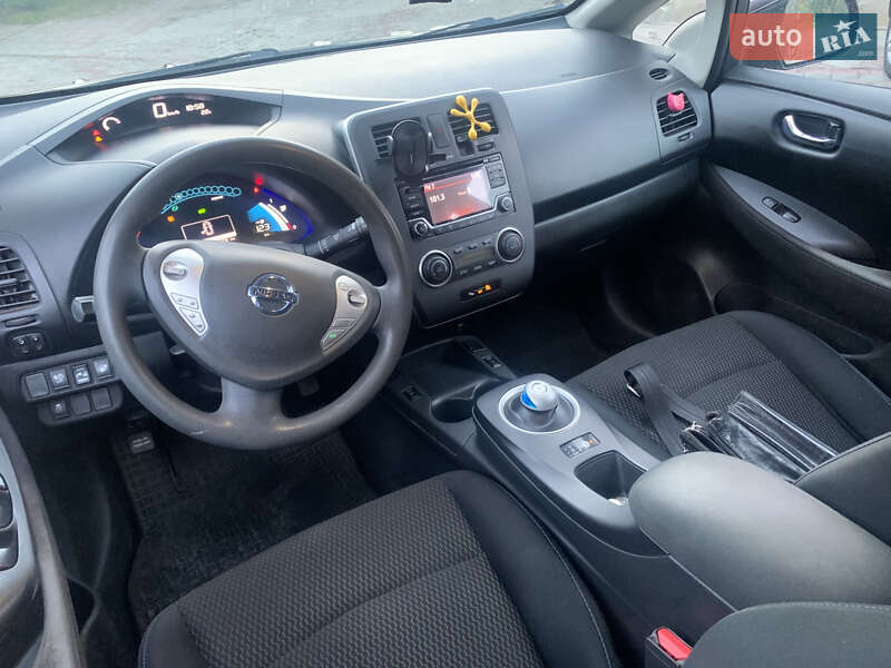 Хэтчбек Nissan Leaf 2016 в Монастыриске