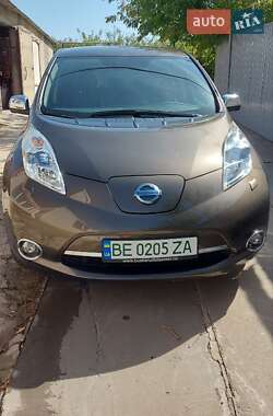 Хетчбек Nissan Leaf 2016 в Баштанці