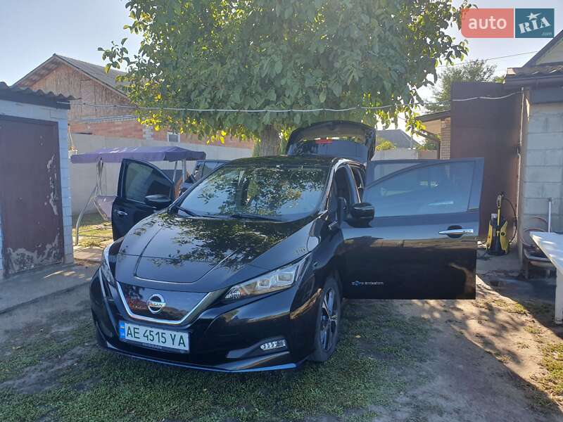 Хетчбек Nissan Leaf 2019 в Дніпрі