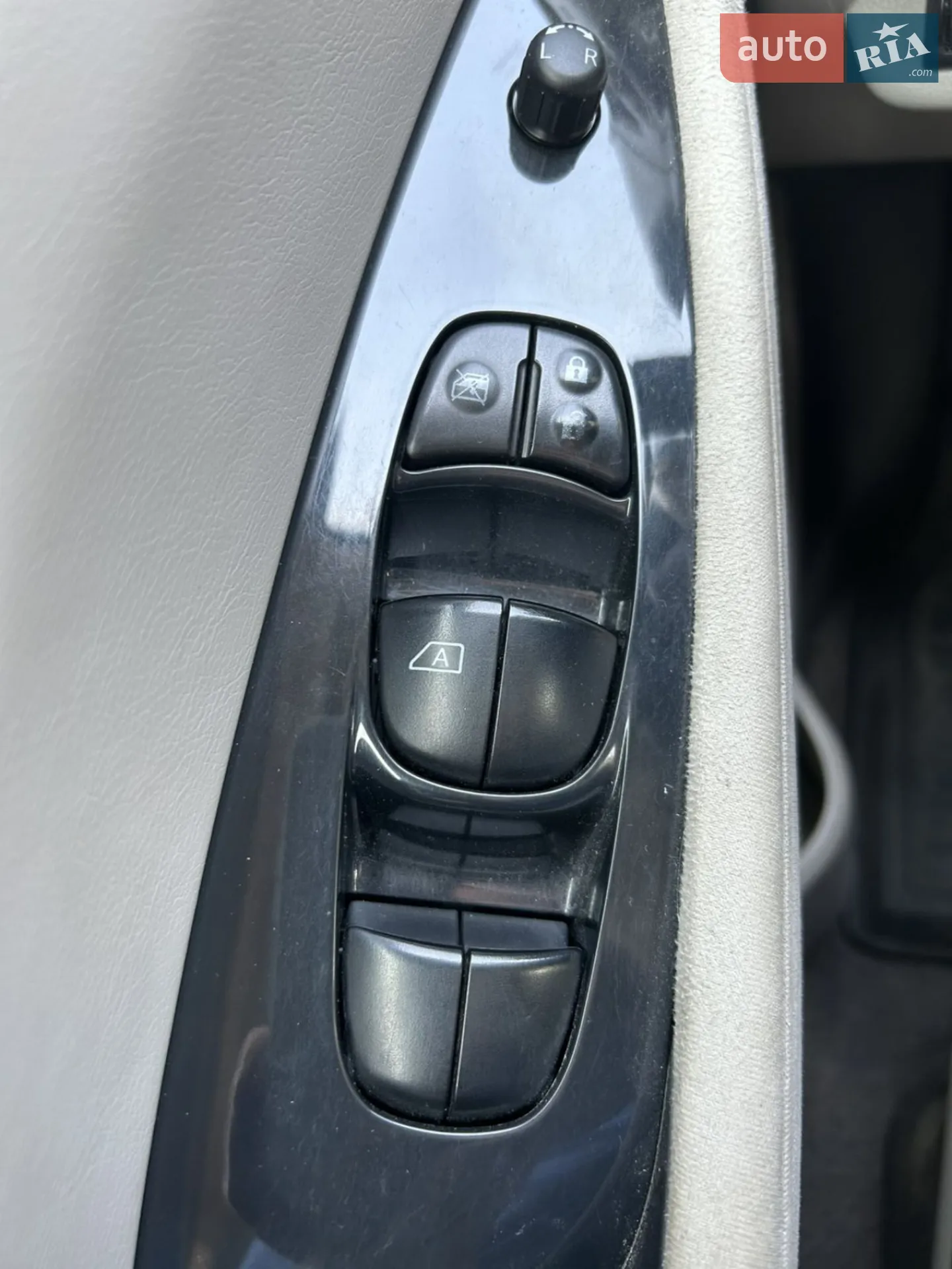 2012 Nissan Leaf - мініатюра 6
